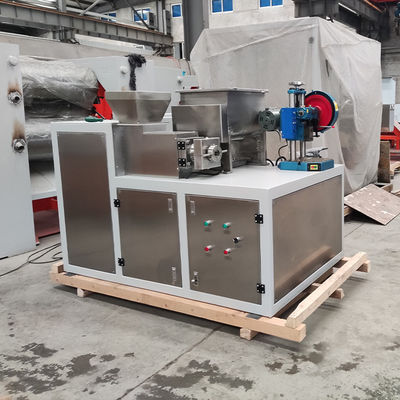 100-300kg/h 出力 150mm プラダー直径の石けん製造機械生産ライン
